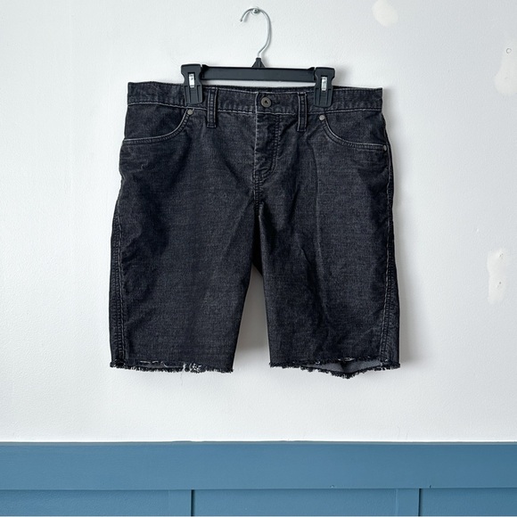 Carve Designs Pants - Carve Designs Oahu 10" Corduroy Shorts SIZE 6 Black Organic Cut Off
